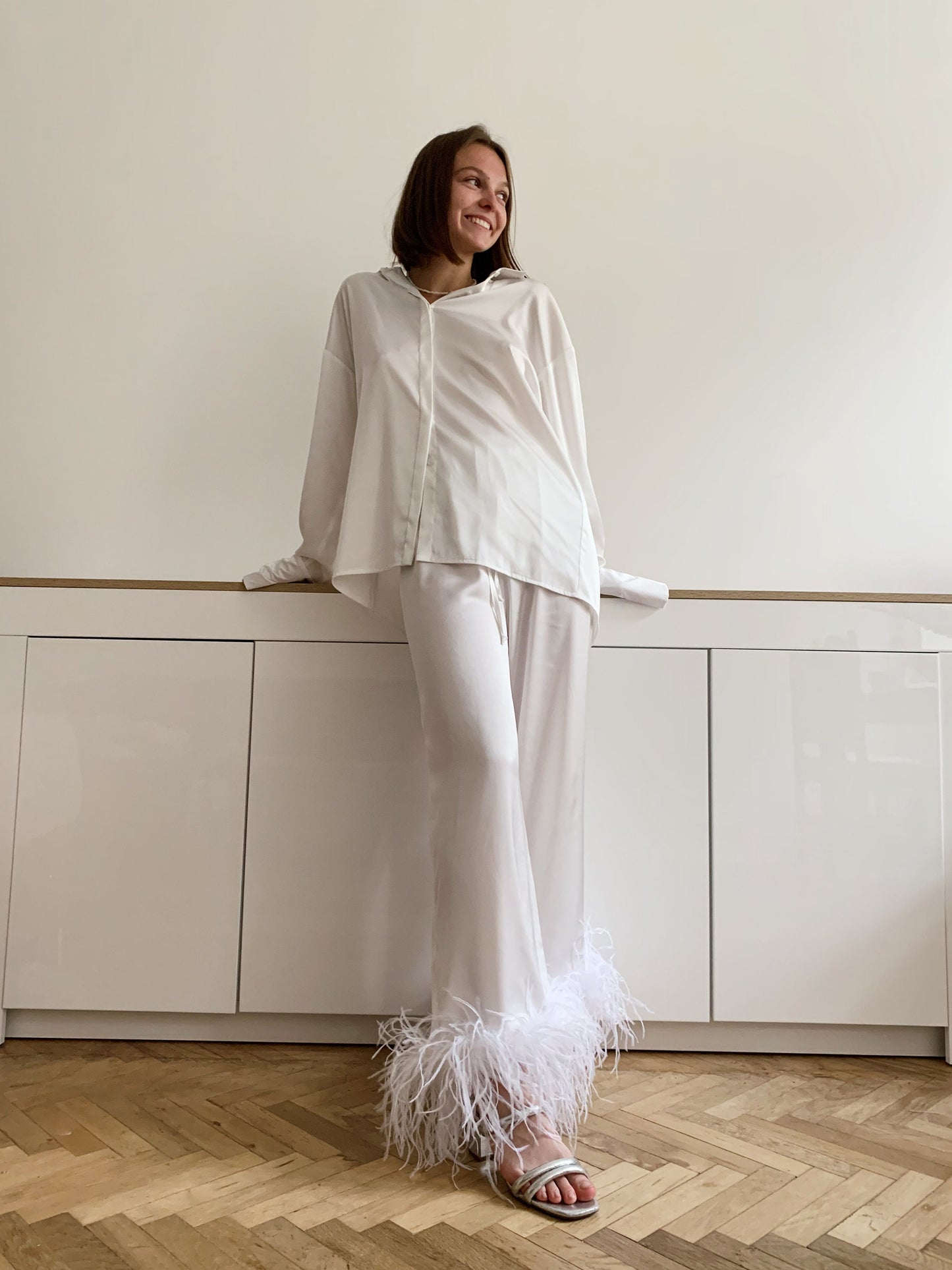 Silk bridal pajamas, white silk pajamas with feathers, bridal party pajamas, custom silk pajamas, cute pajamas, bridal party pjs